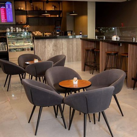 Camino Real Fashion Drive Monterrey Ξενοδοχείο San Pedro Garza Garcia Εξωτερικό φωτογραφία The lounge at the airport