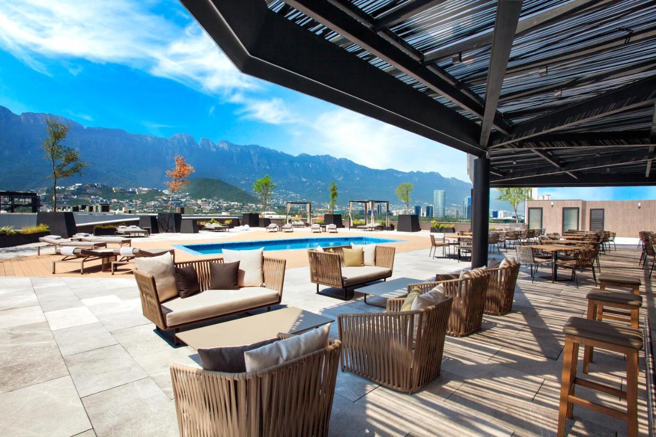 Camino Real Fashion Drive Monterrey Ξενοδοχείο San Pedro Garza Garcia Εξωτερικό φωτογραφία The hotel's rooftop pool