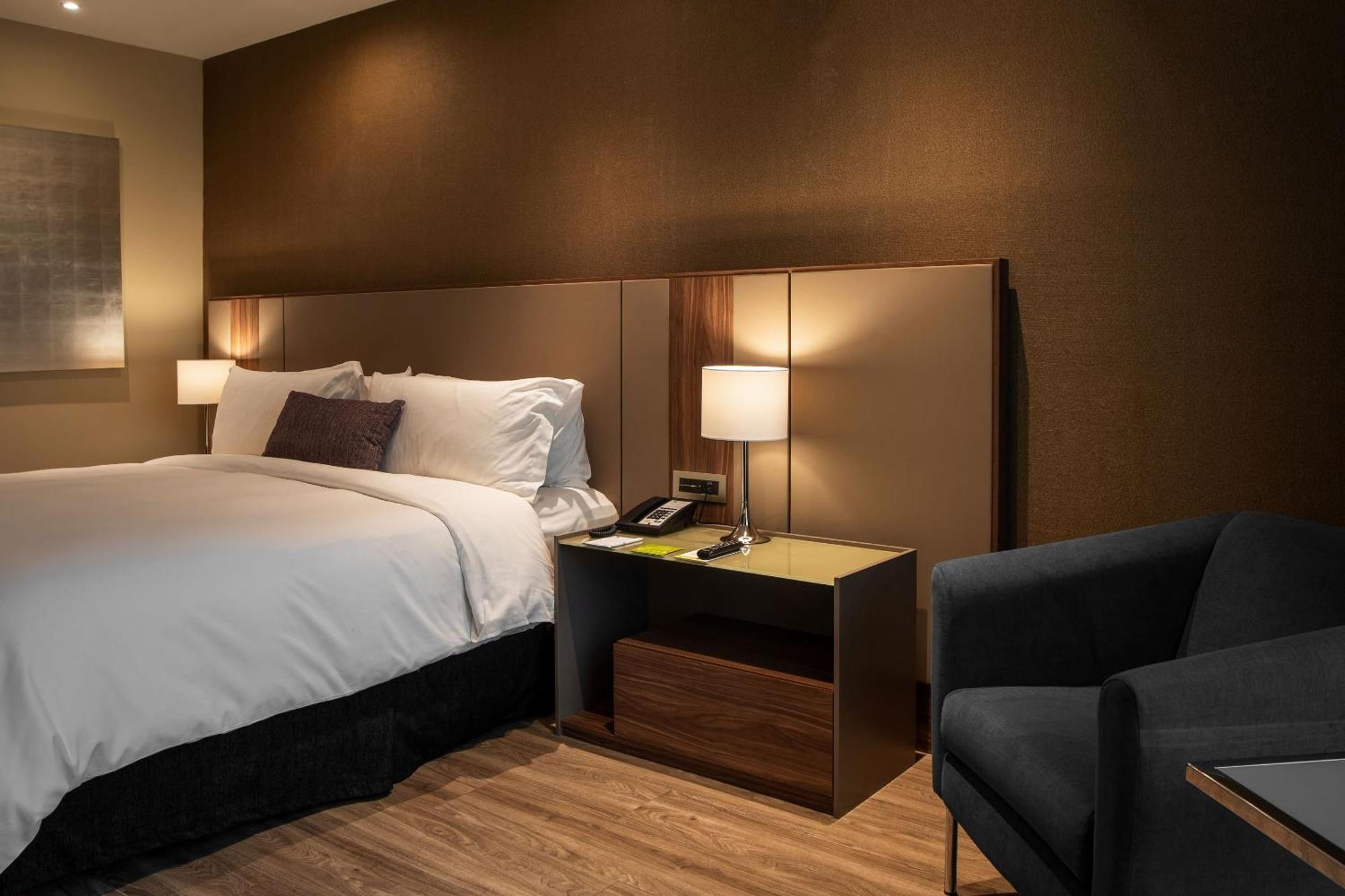 Camino Real Fashion Drive Monterrey Ξενοδοχείο San Pedro Garza Garcia Εξωτερικό φωτογραφία A room at the hotel