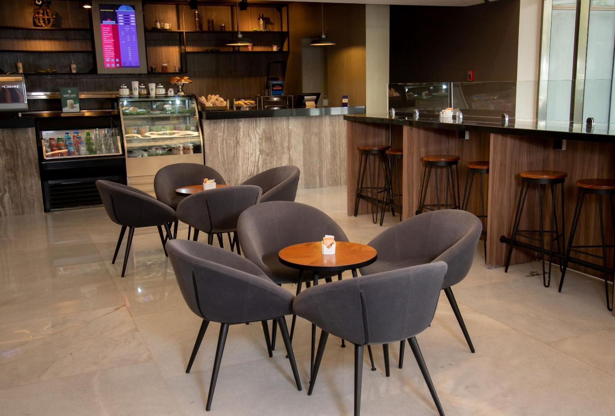 Camino Real Fashion Drive Monterrey Ξενοδοχείο San Pedro Garza Garcia Εξωτερικό φωτογραφία The lounge at the airport