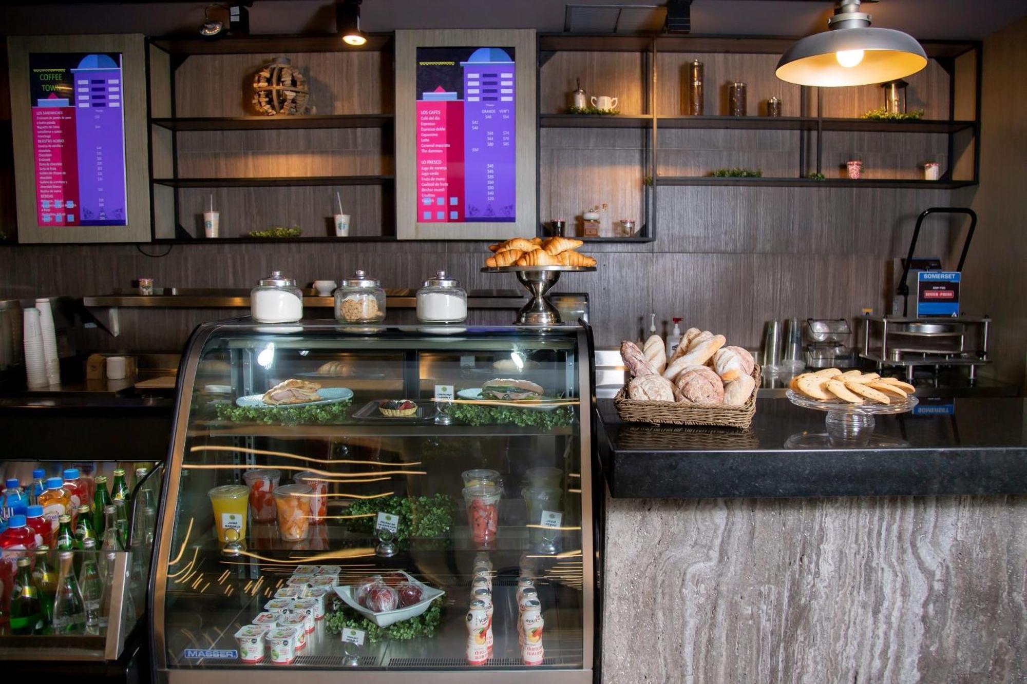 Camino Real Fashion Drive Monterrey Ξενοδοχείο San Pedro Garza Garcia Εξωτερικό φωτογραφία A display case at a bakery